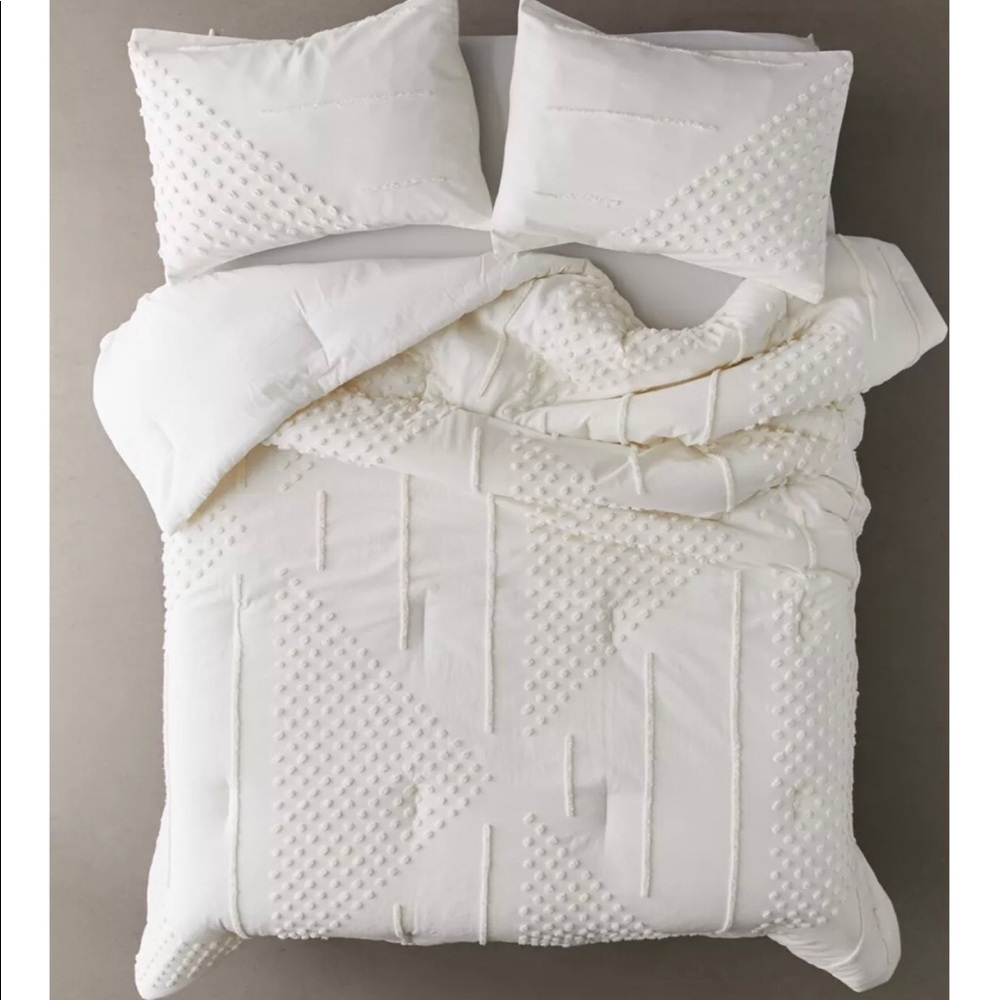 Urban Outfitters comforter set